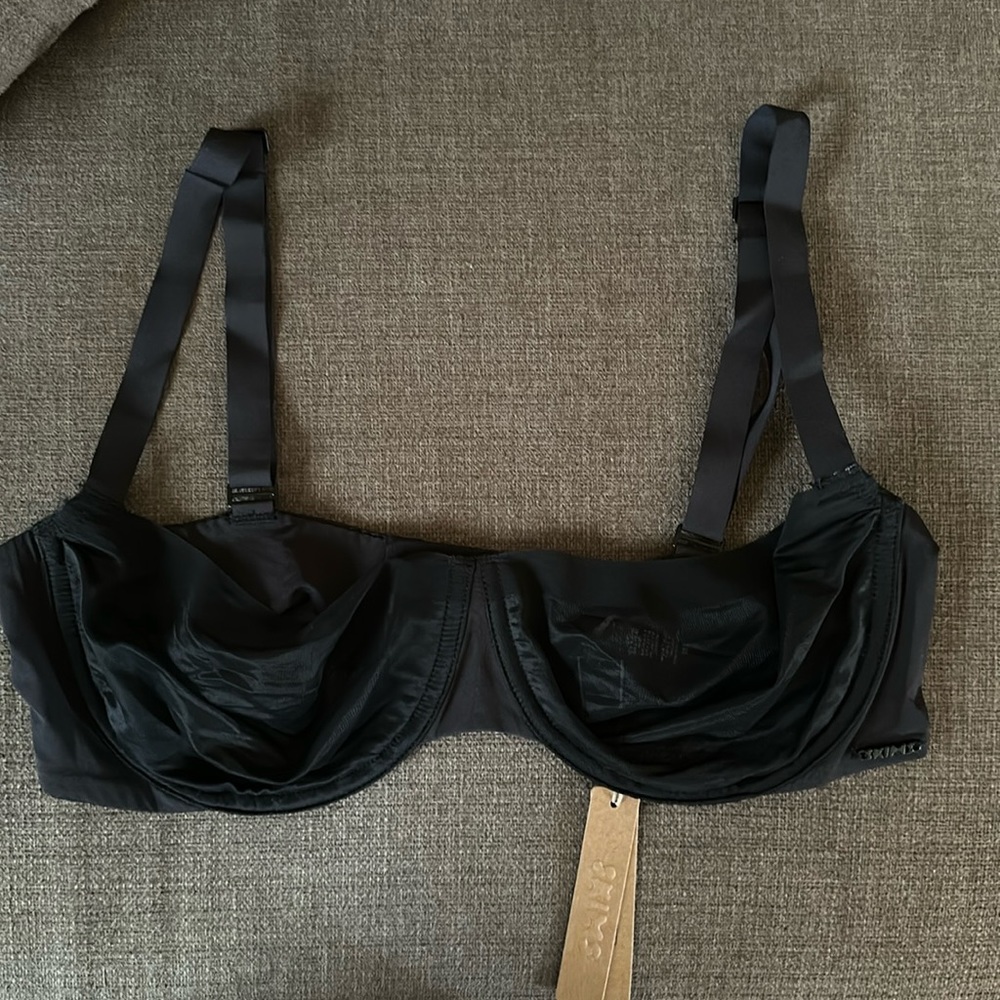SKIMS - 36C Onyx molded unlined balconette bra